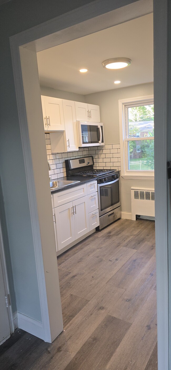 Building Photo - 6B Carolyn Ter Unit 6B Carolyn Tr