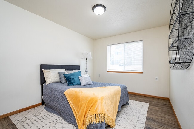 Eagle's Nest Apartments