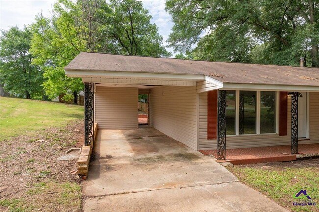 Photo - 308 Juniper Rd