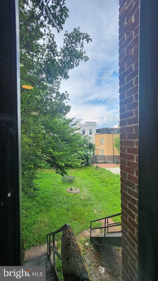 "Chic & Cozy 1-Bedroom Condo with Gleaming Hardwood Floors in the Heart of DC!"