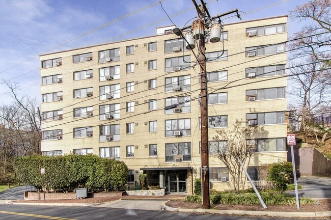 Photo - 3901 Tunlaw Rd NW Townhome