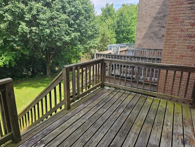 Photo - 321 Emerald Dr