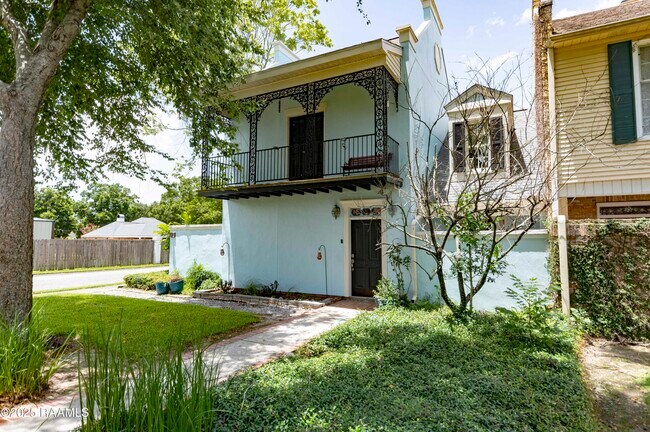 Photo - 211 Ursuline St