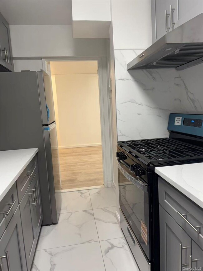 Building Photo - 144-24-144-37 37th Ave Unit 2C