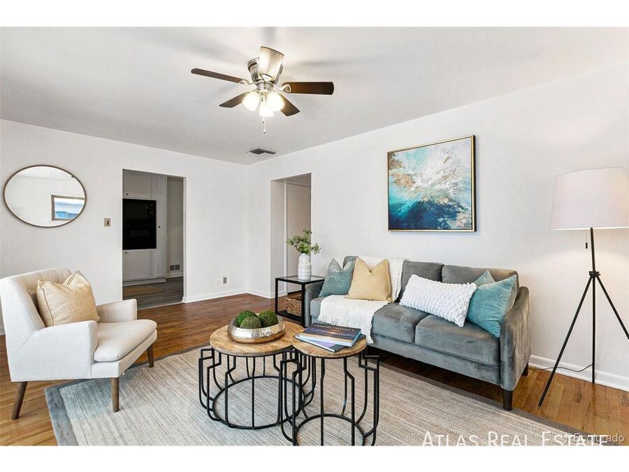 Photo - 960 W 70th Place-