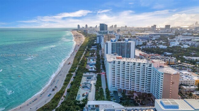Building Photo - 2899 Collins Ave Unit 702