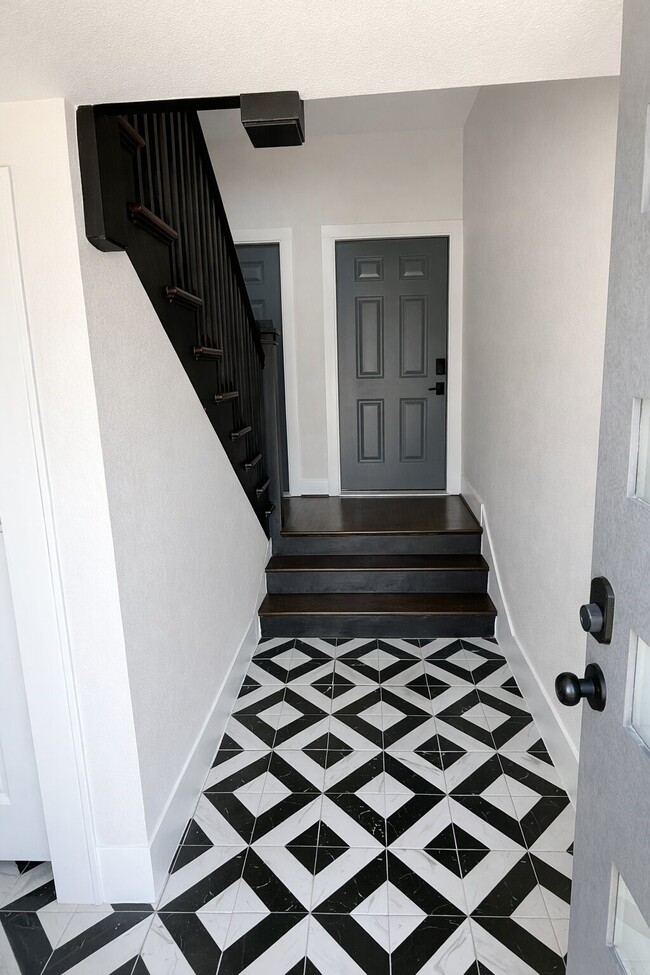 Photo - 2001 Brun St Unit 4