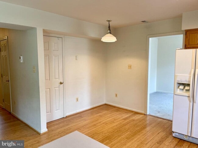 Building Photo - 1 Greystone Pl