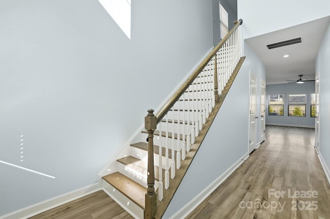 Photo - 3909 Woodland View Dr