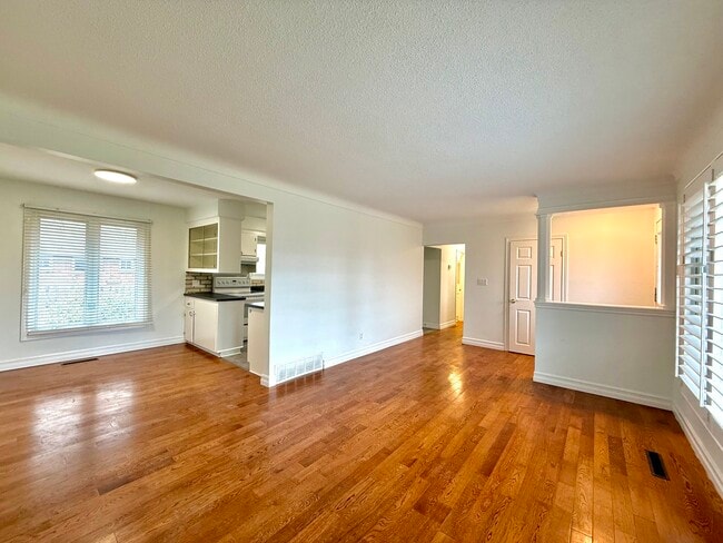 Photo - 90 Rochelle Dr