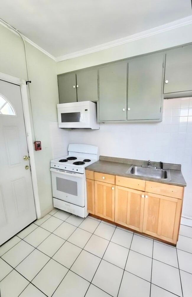 Photo - 343 Broadway Unidad 2L