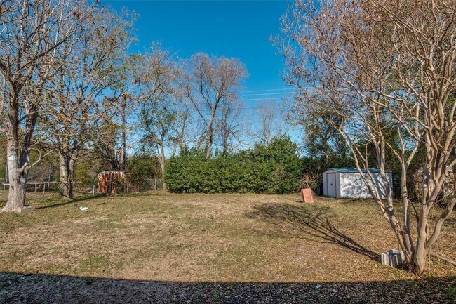 Photo - 1701 Merrywood Way