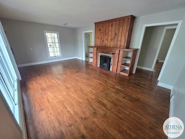 Photo - 3 Bedroom / 2 Bath House - NEAR CAPAHA PARK