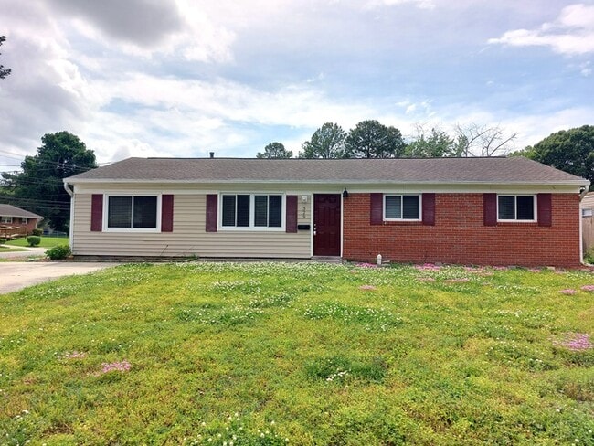 Photo - 329 Bernice Pl