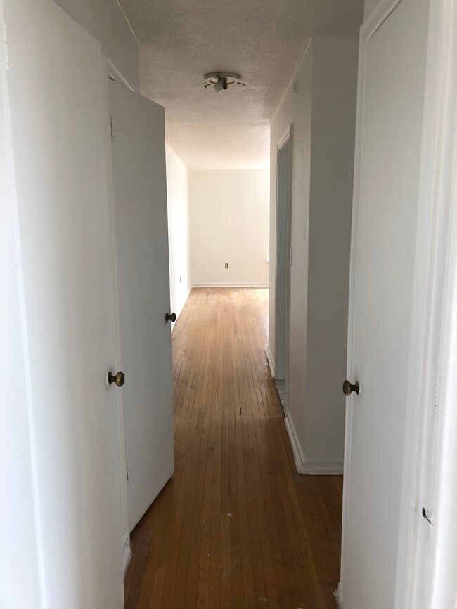 Photo - Large One Bedroom - Lake Ontario View Unit 14