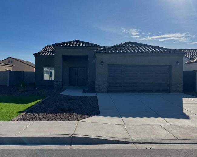 Building Photo - 10615 E 45th Pl