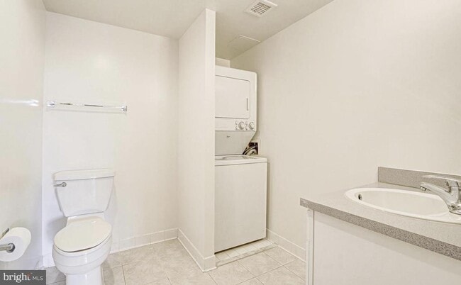 Photo - 7111 Woodmont Ave Unit 209