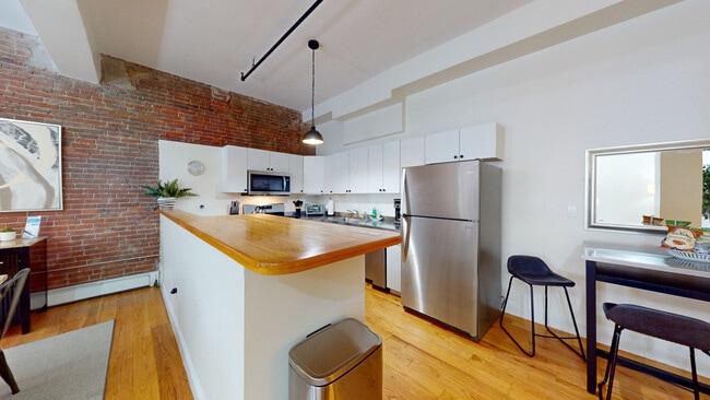 13 Stanhope St