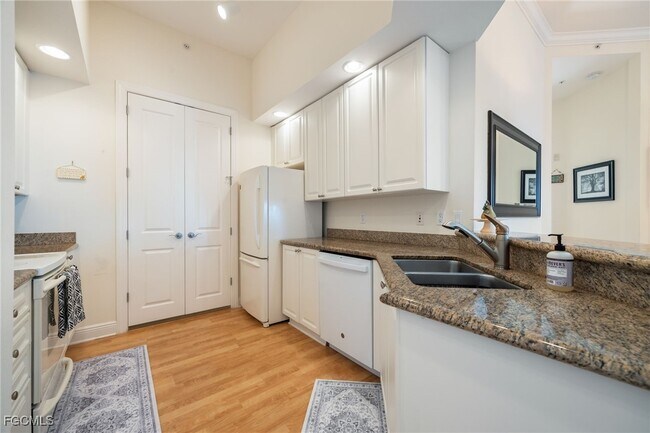 Photo - 2825 Palm Beach Blvd Unidad 719