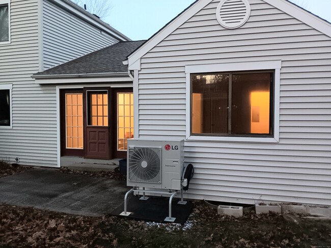 Photo - 35 Nutmeg Rd Unit APT B3