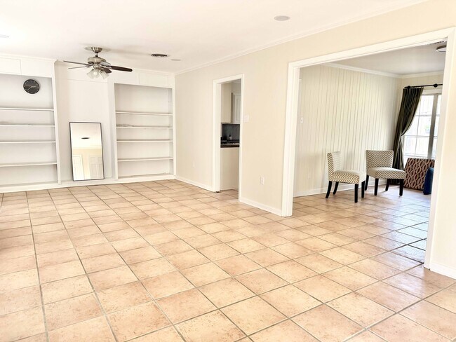 Photo - 4647 Loyola Dr