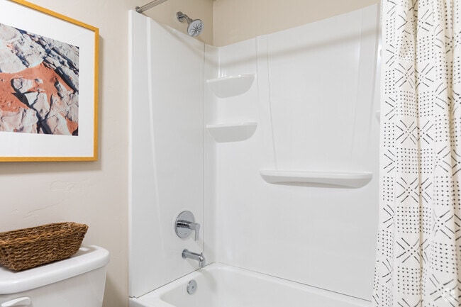 Studio, 1BA - 241SF