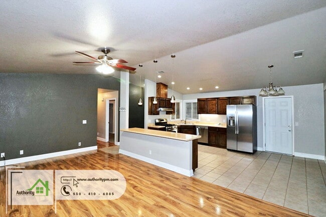 Photo - 1947 Mary Lake Dr