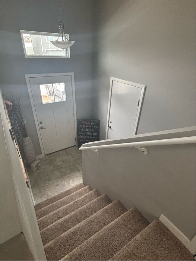 Photo - Beautiful Split-Level in BENNINGTON