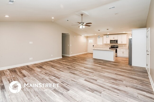 Photo - 848 Silver Fox Dr