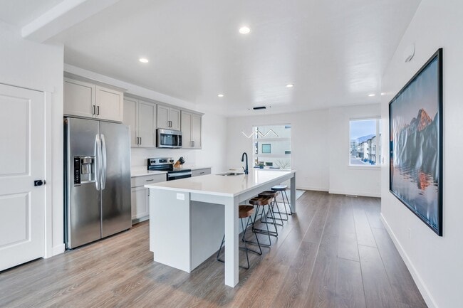 741 Crystal Crk Rd