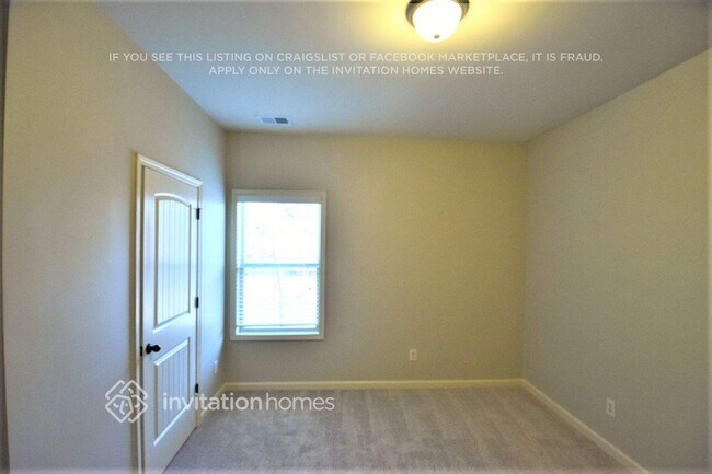 Photo - 948 Pine Ln