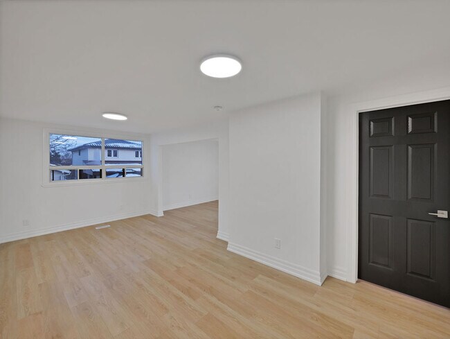 Photo - 647 Limeridge Rd E