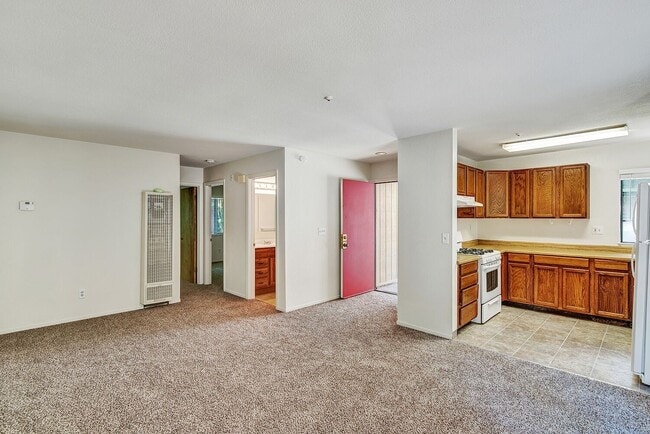 Photo - 070-03 Unit C