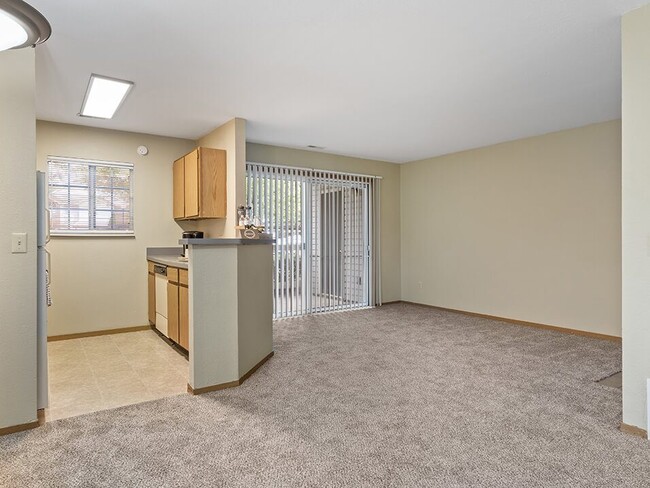 Open Floor Plan - Country Club Apartments