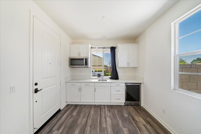 Photo - Beautiful Home with Private Climate Controlled Suite