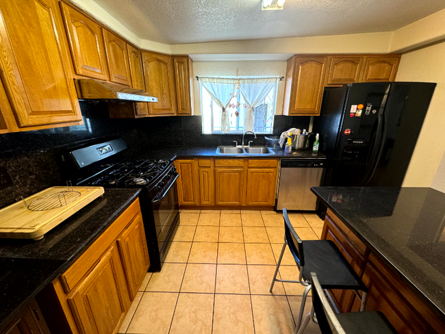 Photo - 2120 E 17th St Apartment Unit 2120 E