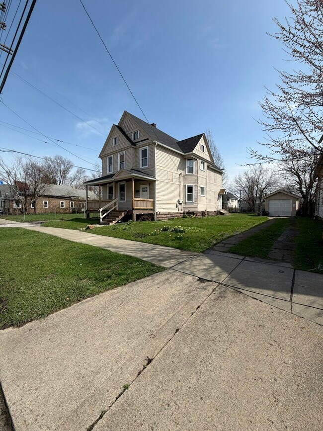 Photo - 3295 W 44th St