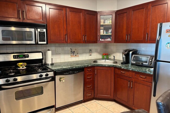 Photo - 2000 Linwood Ave Unit # 14Y