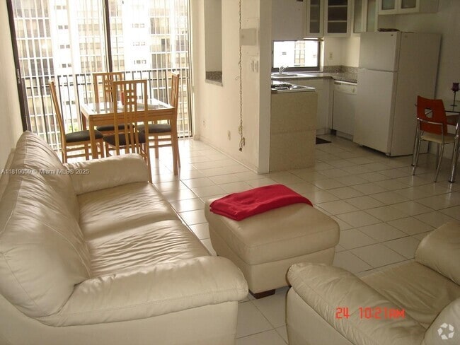 Building Photo - 16919 N Bay Rd Unit 705 Rental