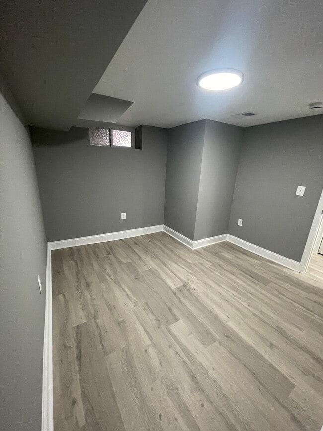 Photo - OLDHAM 1 Unit 1