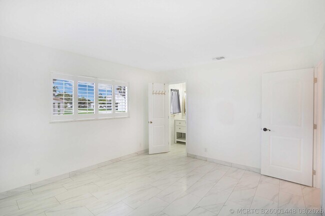 Photo - 5100 NE 22nd Ave