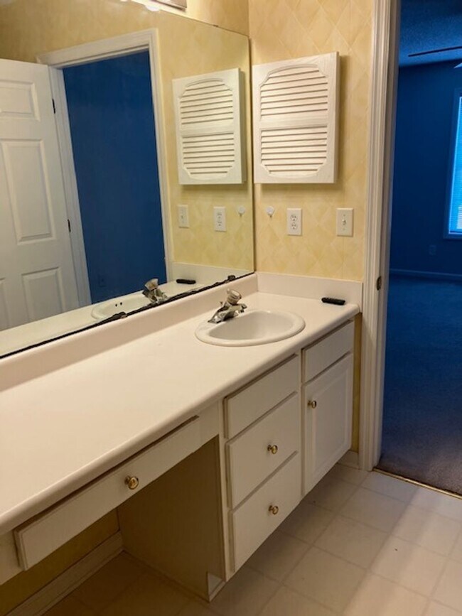 5002-10 Hunters Trail