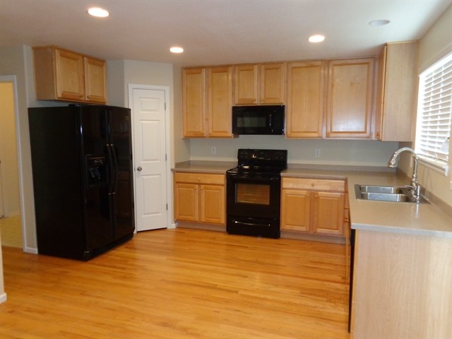 Photo - 10910 Steele St