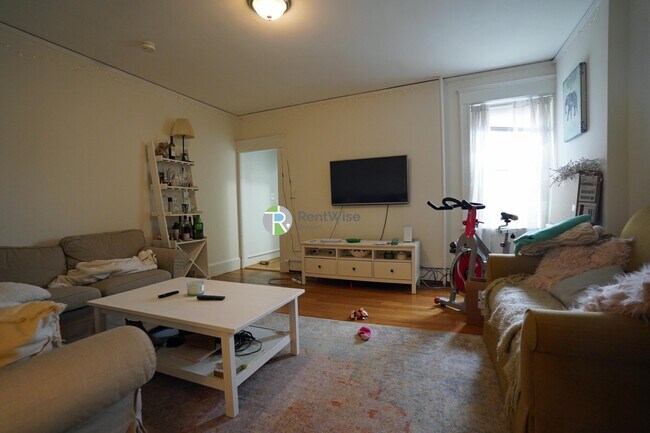 489 E Broadway Unit 3