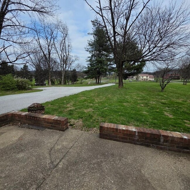 Photo - 2465 Chapeze Ln