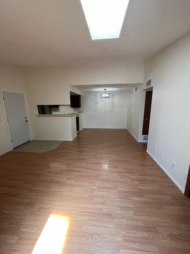 Photo - 3 Bed 2 Bath Updated Unit in Robinwood Unidad 201