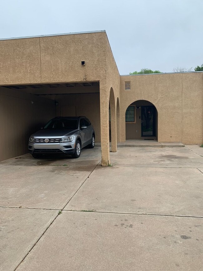 Building Photo - 1032 Mockingbird Ln