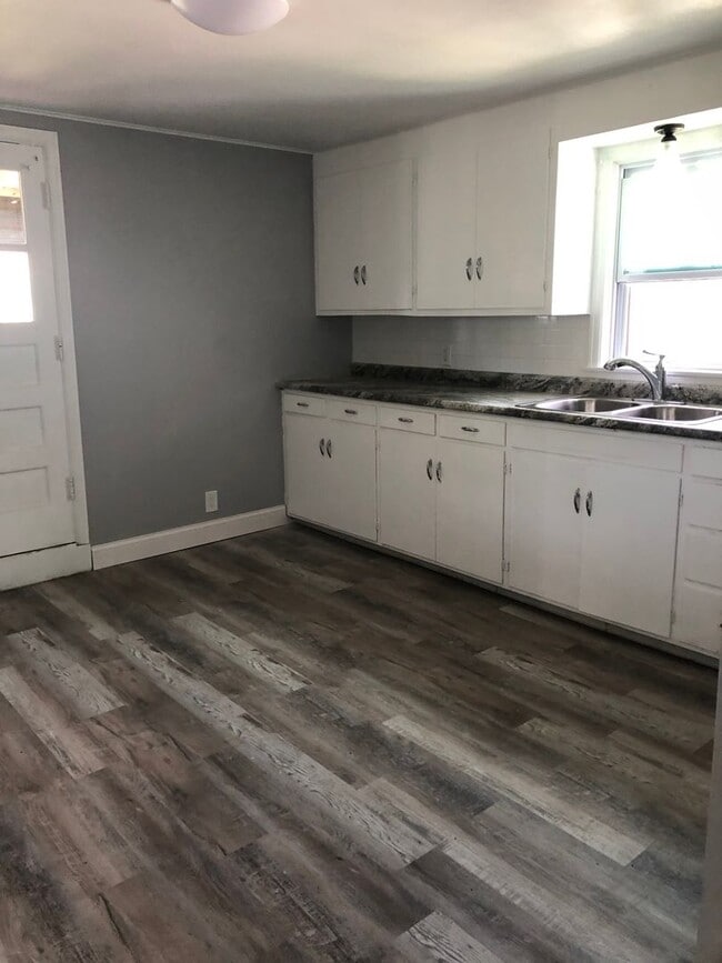 Photo - 135 Broad St Unit 135B