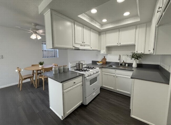 Photo - 9076B Cedar St.