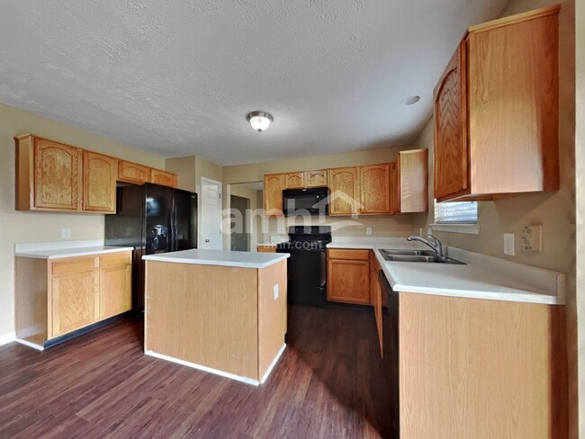 Photo - 5825 Columbia Cir